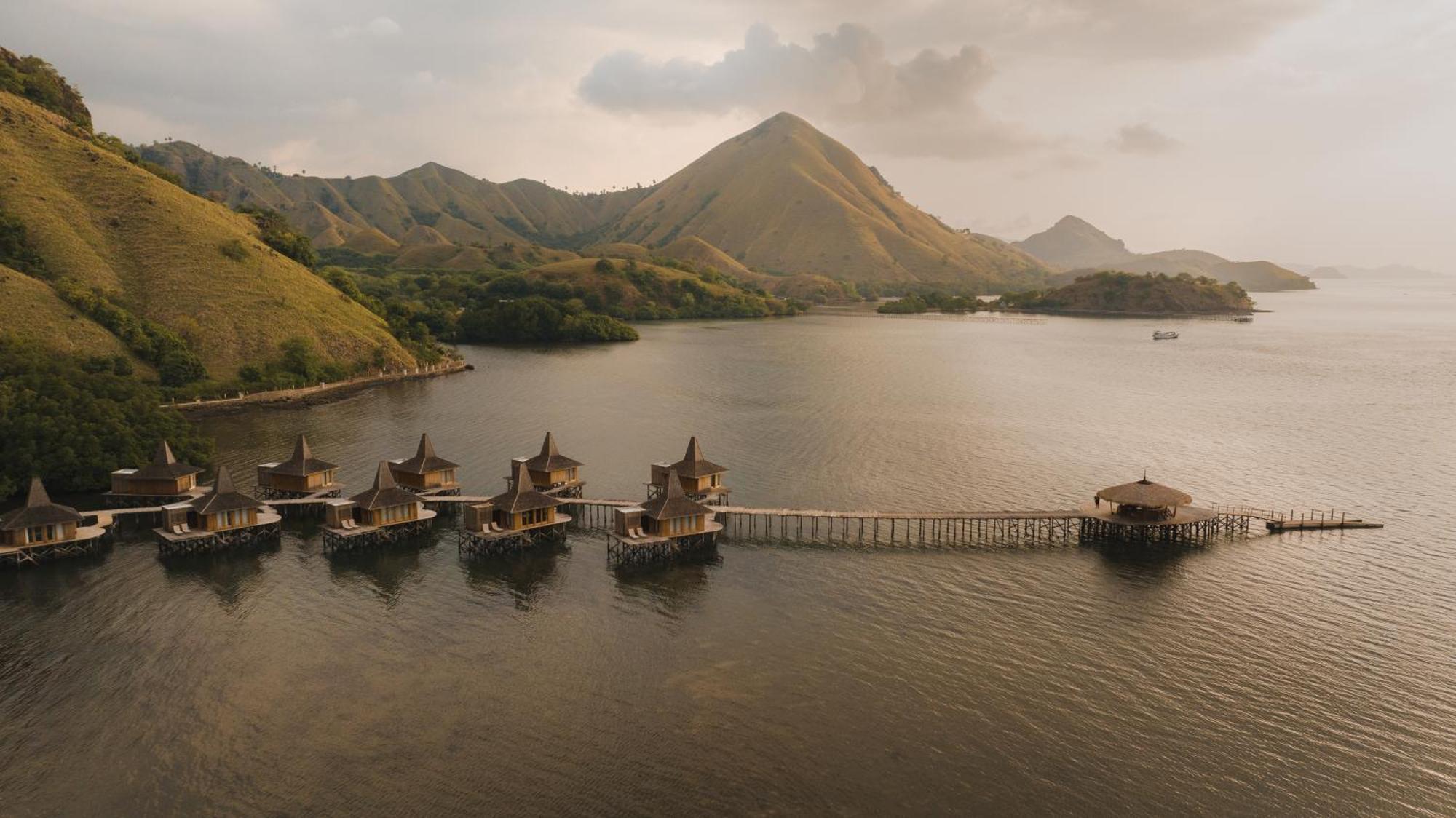 Hotel Menjaga Bay Labuan Bajo Exterior foto