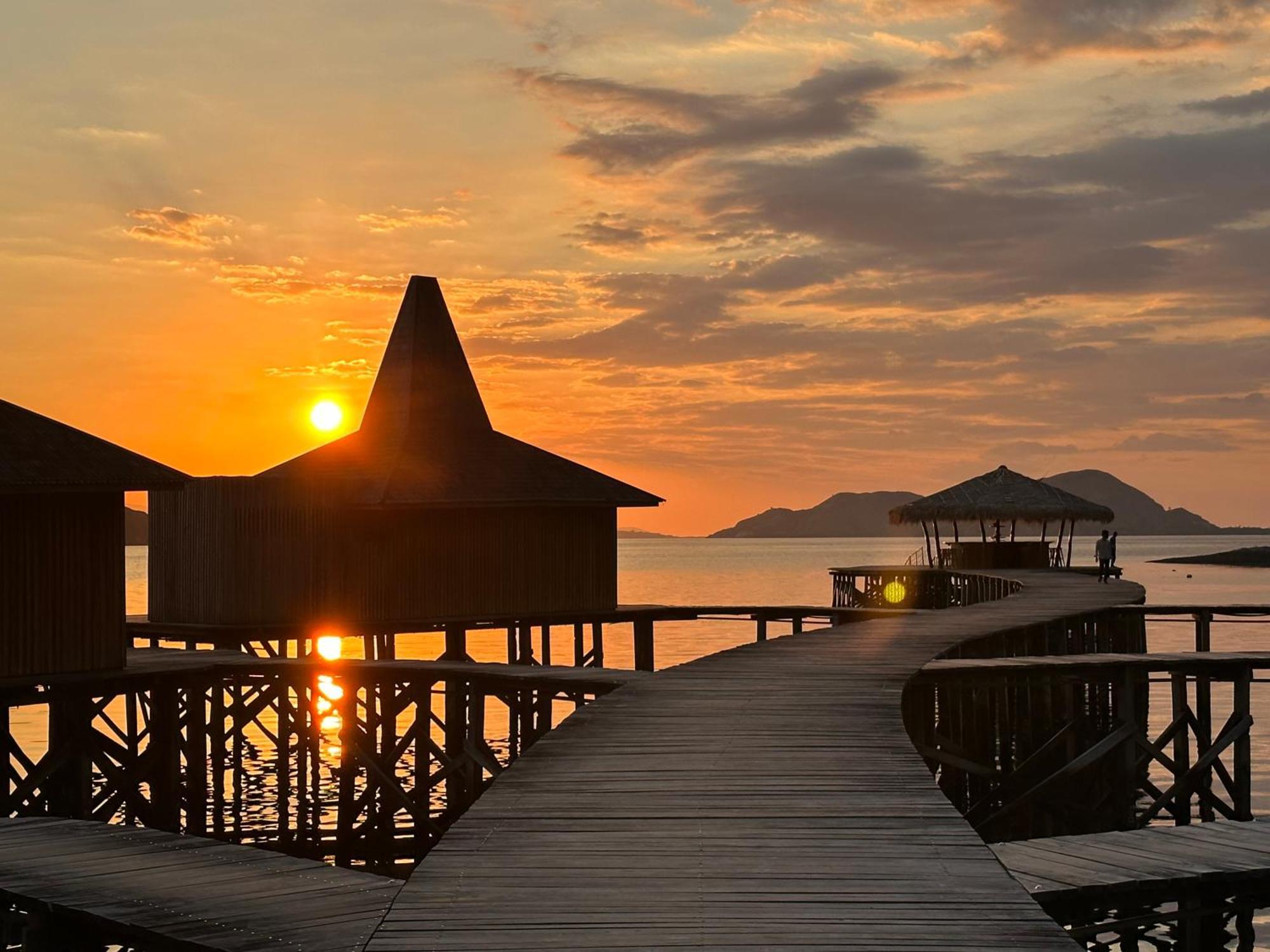 Hotel Menjaga Bay Labuan Bajo Exterior foto