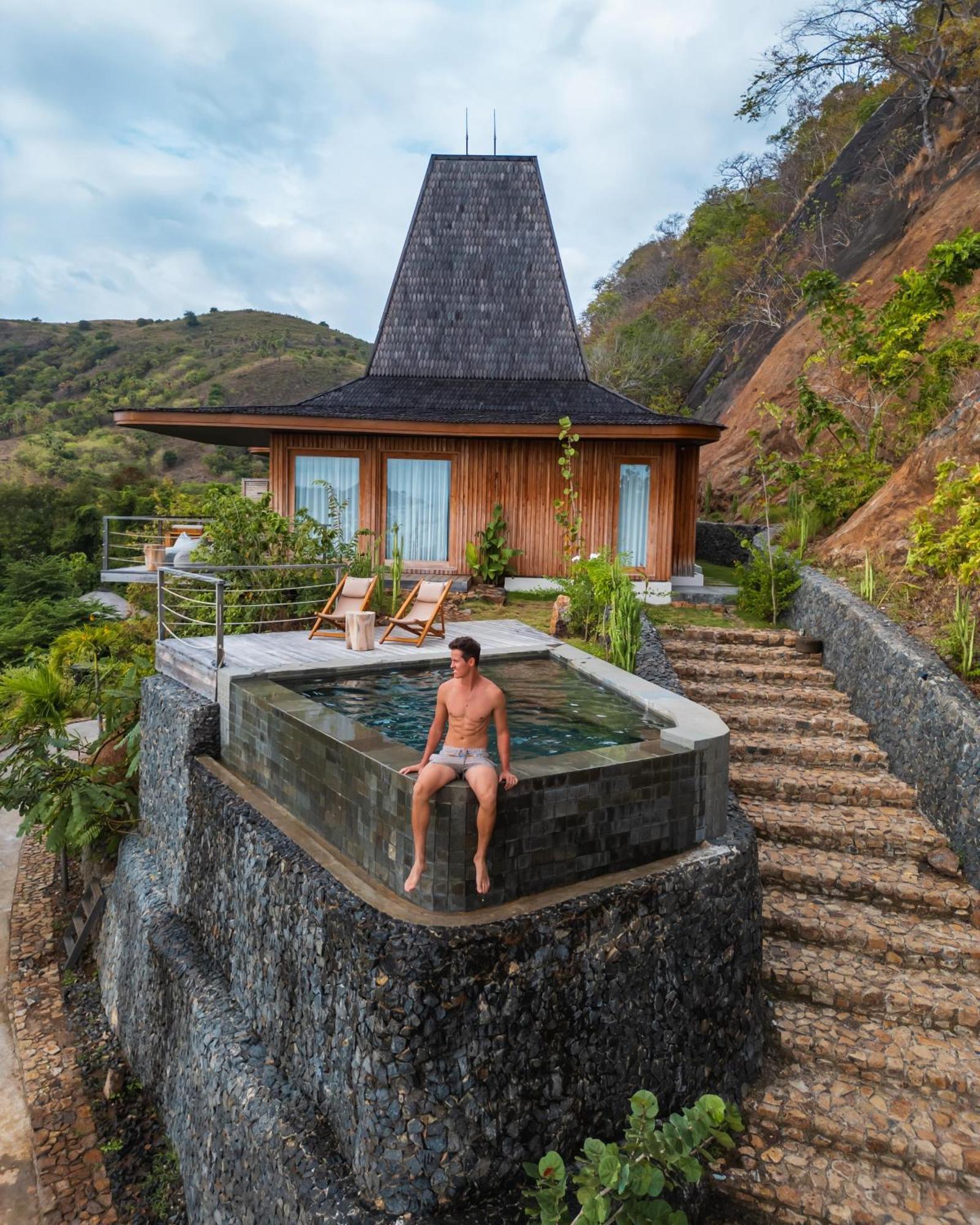 Hotel Menjaga Bay Labuan Bajo Exterior foto